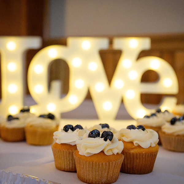 Cupcakes with a Love light